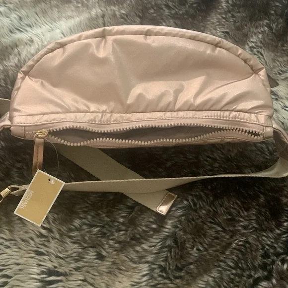 Michael Kors Rae Metallic Rose Gold Belt/Bum Bag-NWT - Picture 9 of 11